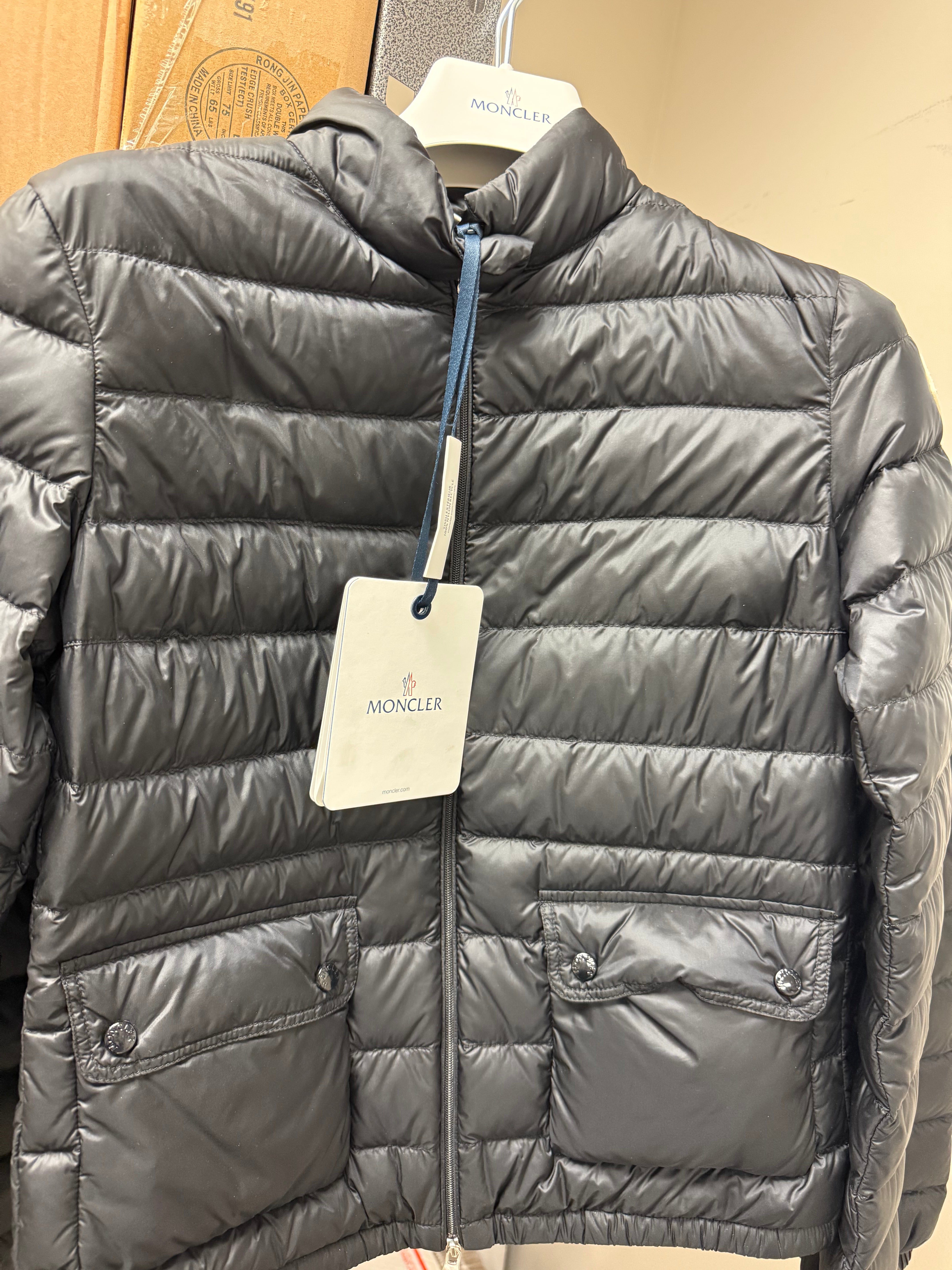Moncler Jacket Ians Giubbotto – AWO ENTERPRISES